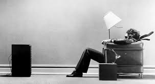 A person sitting in a chair with a lamp

AI-generated content may be incorrect., Picture