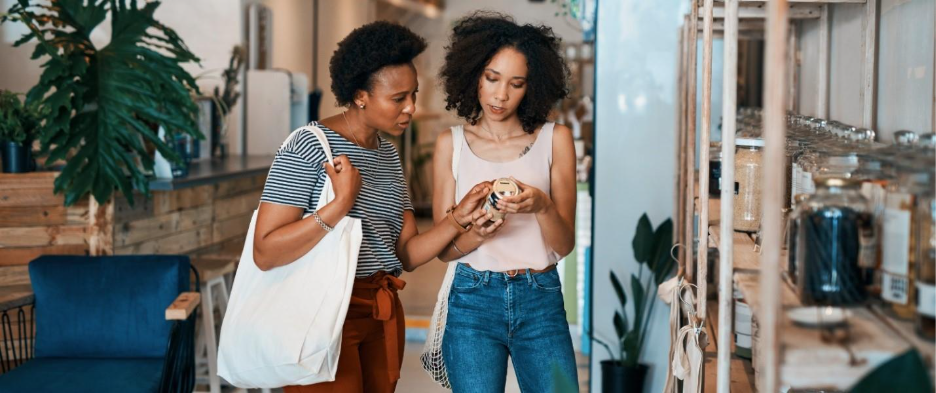 A person looking at a phone
AI-generated content may be incorrect.